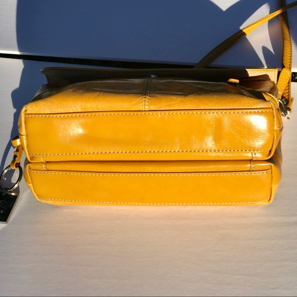 GIANI BERNINI Flashy Mustard Crossbody Purse π - Picture 7 of 8
